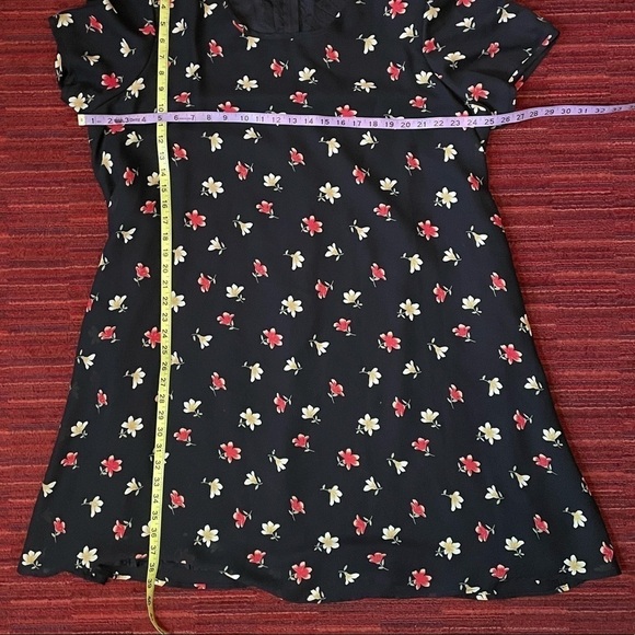 Jeffery & Dara plus size short sleeve floral dress - Picture 5 of 9